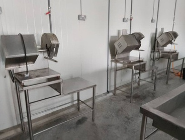 Stesen pemotongan dan pemprosesan ayam halal di AKR Smart Poultry, Semenyih Selangor